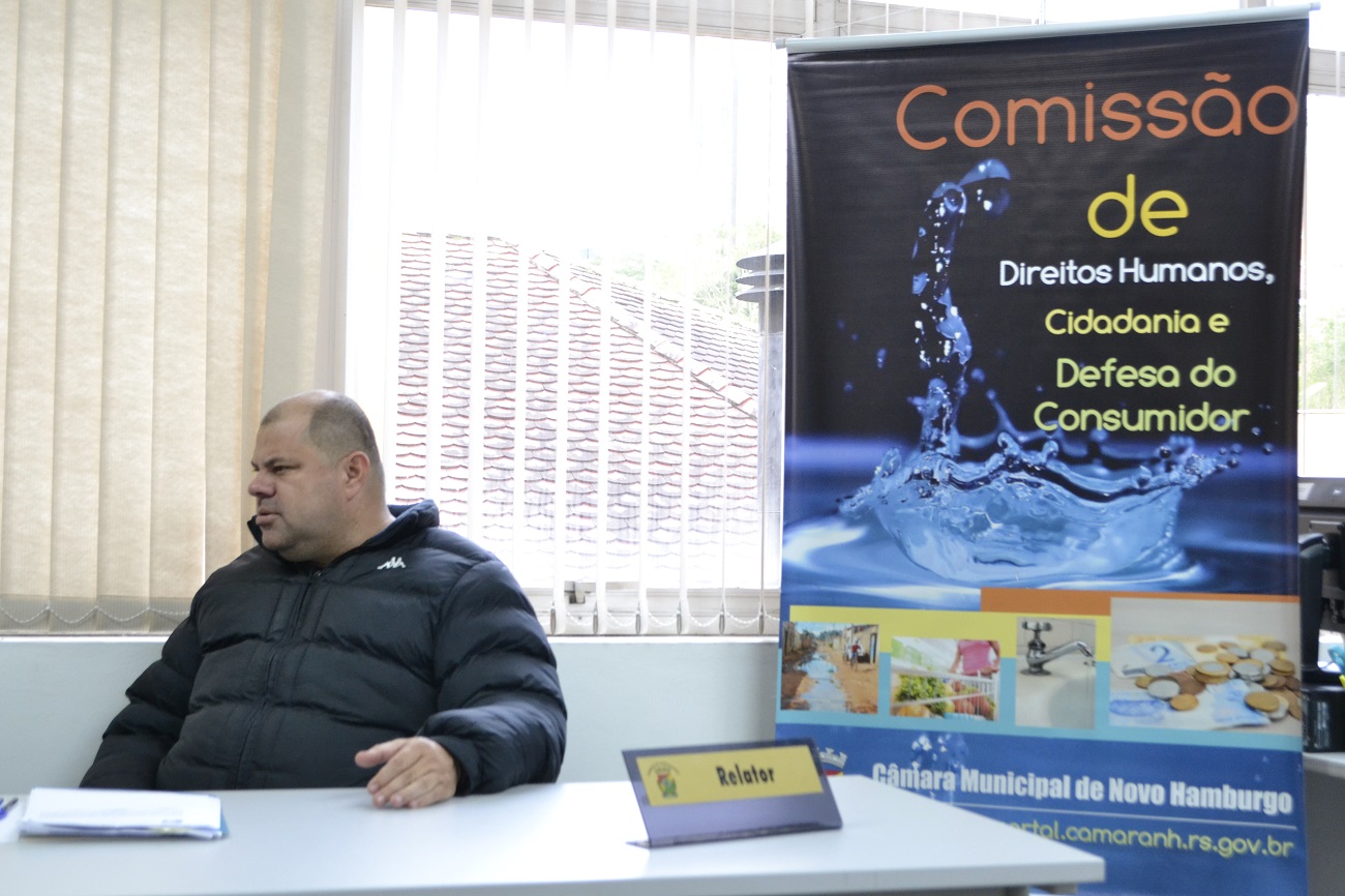 28/06/2019 - Fernando Lourenço solicita recolhimento de galhos na rua Ângelo Provenzano