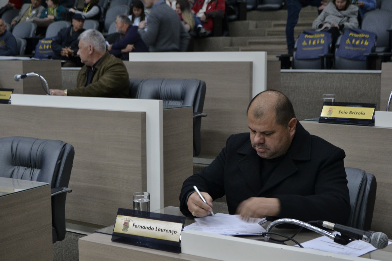 28/08/2019 - Fernando Lourenço requisita hidrojateamento na rua Oswaldo Artur Hartz