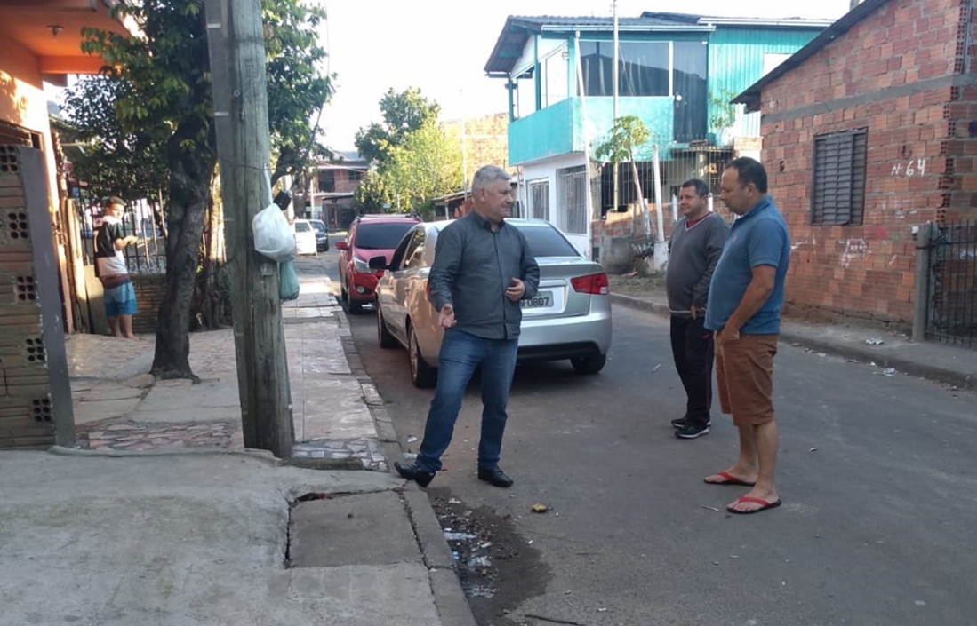 28/08/2019 - Vereador Nor Boeno recebe demanda de morador da Vila Iguaçu