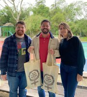 28/09/2023 - Raizer Ferreira faz doação de absorventes para escola municipal