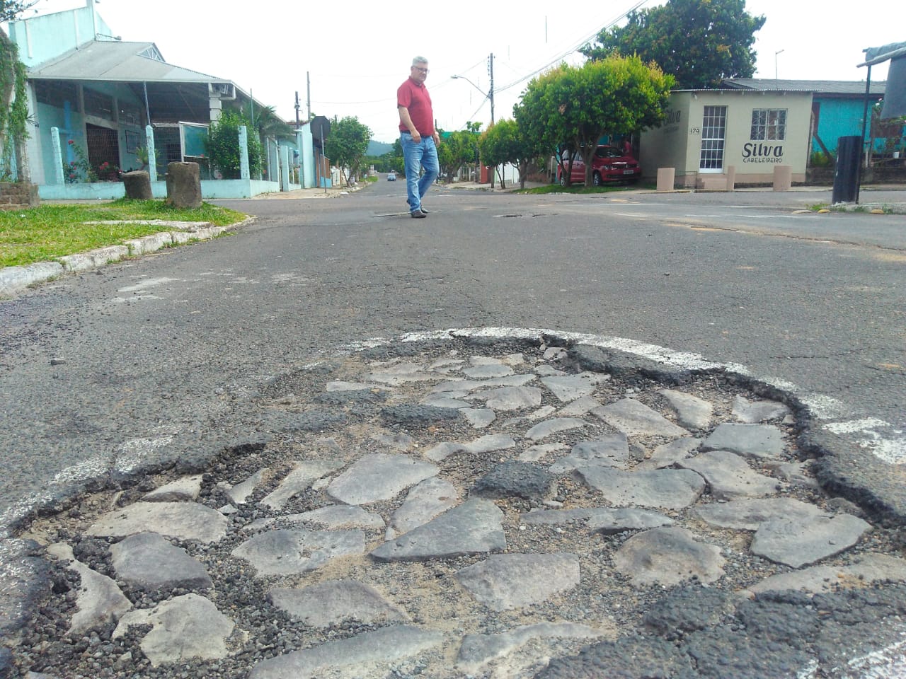 28/11/2018 - Vereador Nor Boeno solicita operação tapa-buracos em rua no leste de Canudos 