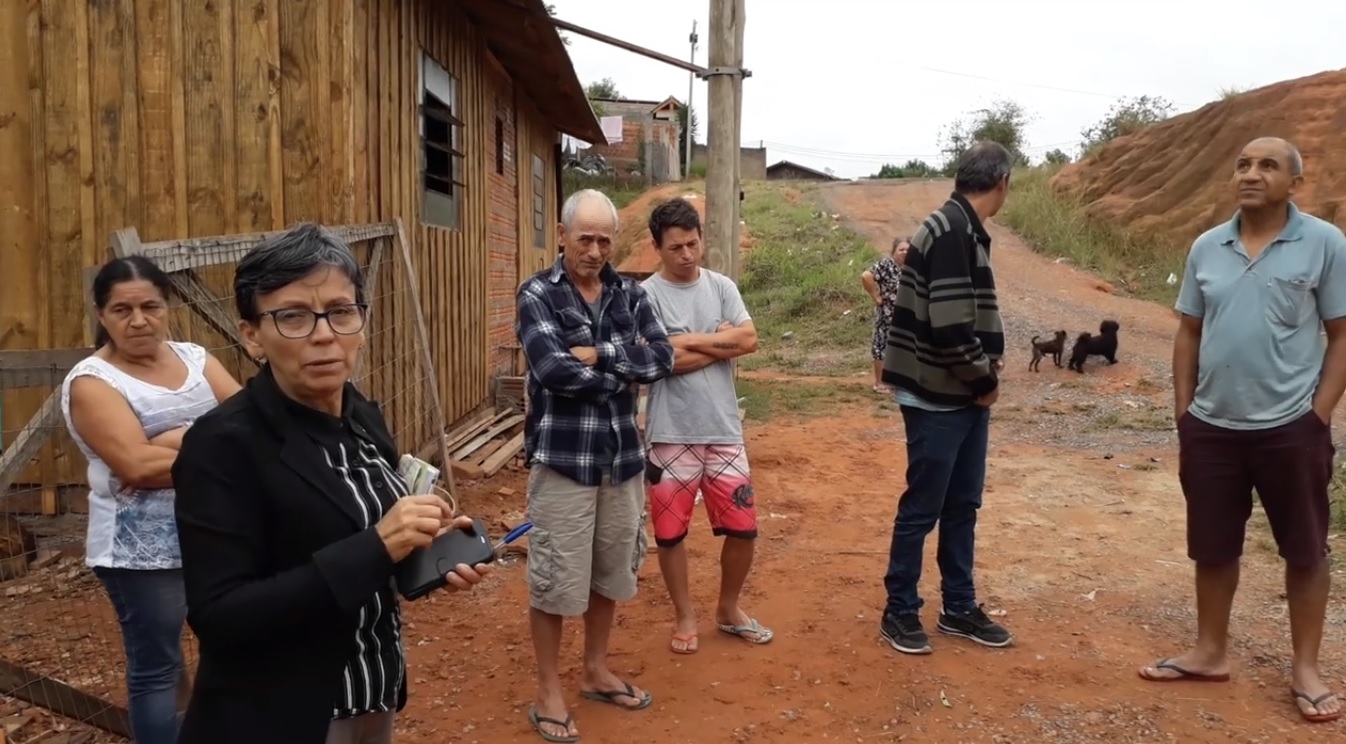 29/04/2019 - Vereadora Tita vistoria rua Recanto na Vila das Flores