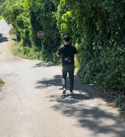 29/09/2025 - Vereador Eliton Ávila acompanha podas de árvores na Vila Diehl