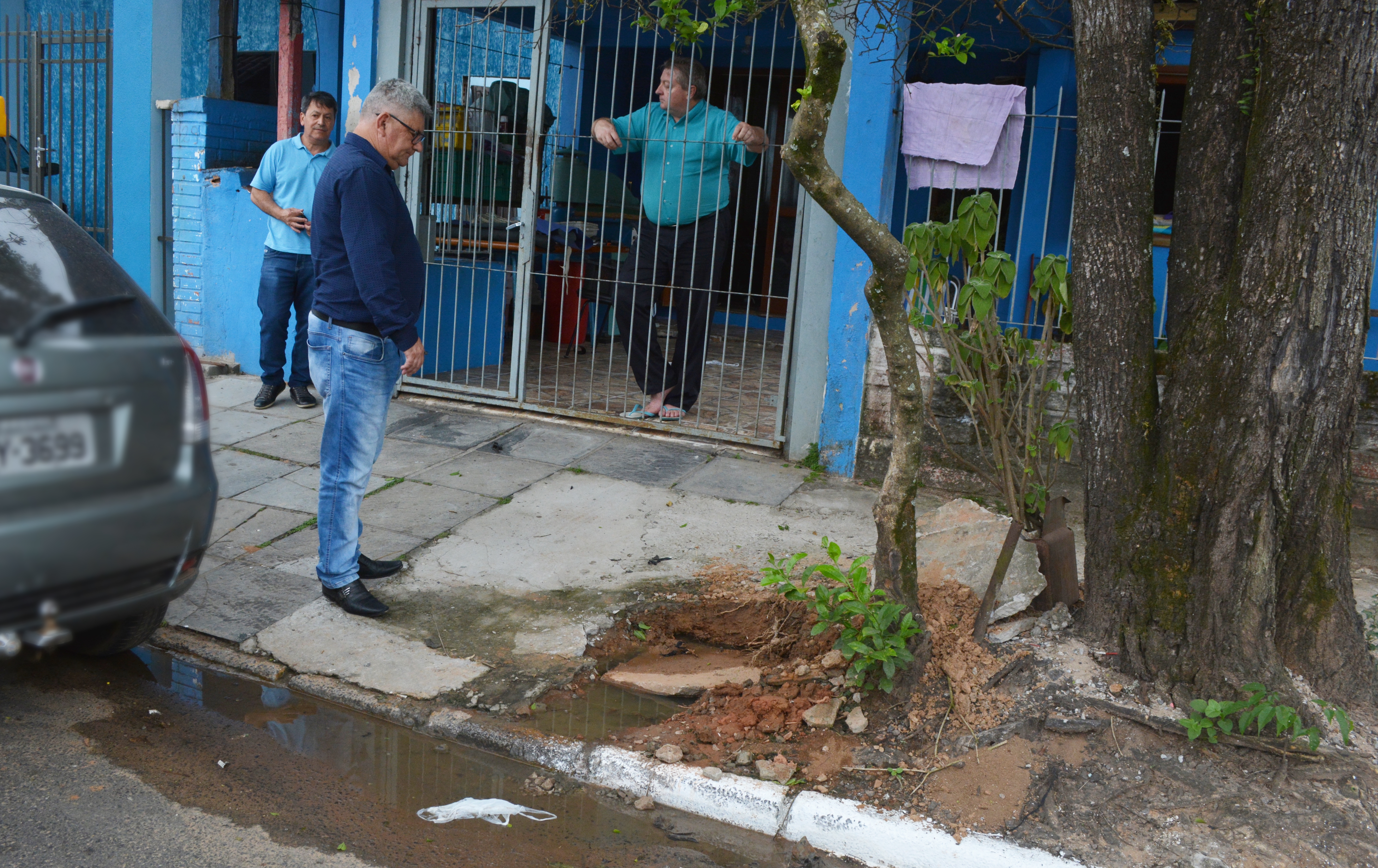 29/10/2018 - Vereador Nor Boeno tem pedido de desentupimento de esgoto na rua Bruno Werner Storck atendido 
