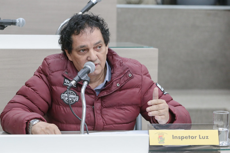 29/10/2019 - Vereador Inspetor Luz solicita remoção de galhos depositados na rua Itu com a Avenida Primeiro de Março no bairro Pátria Nova