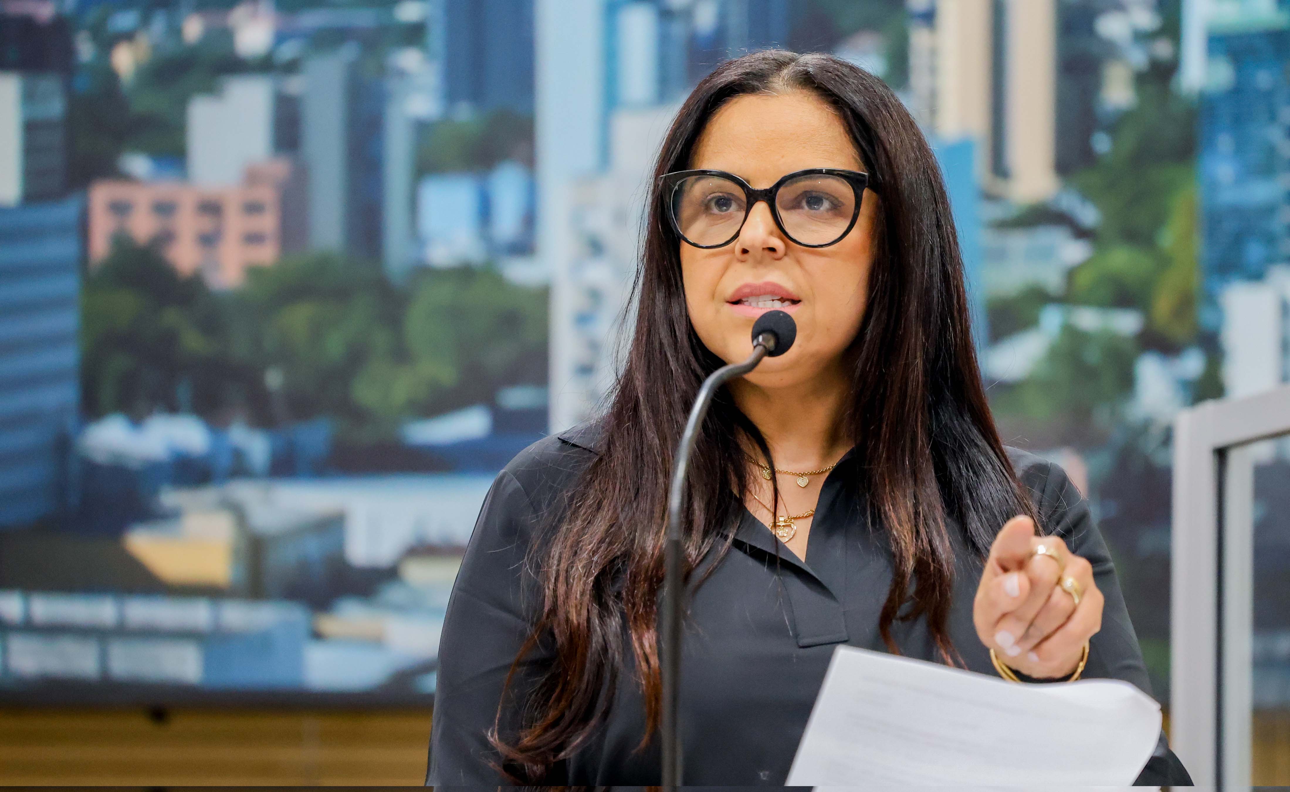 30/10/2025 - Projeto de lei de autoria de Deza Guerreiro é aprovado por unanimidade