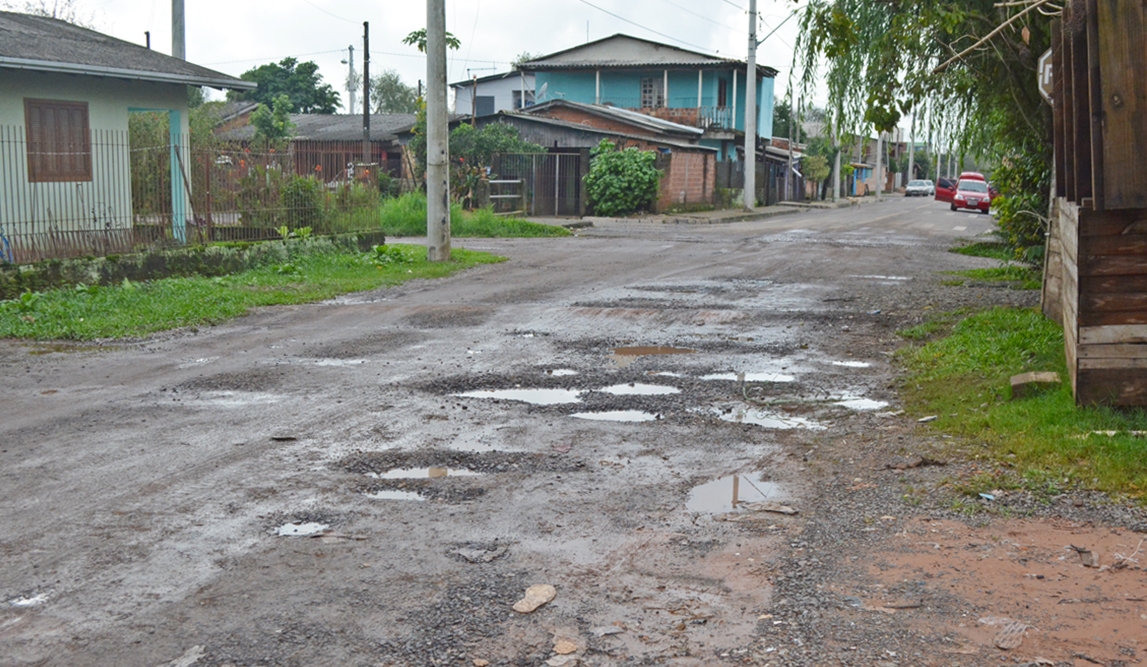 31/05/2019 - Vereador Nor Boeno solicita patrolamento e colocação de brita em trecho da rua Assis Brasil
