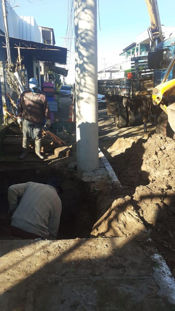 31/07/2020 - Fernando Lourenço acompanha serviços na rua Odon Cavalcante