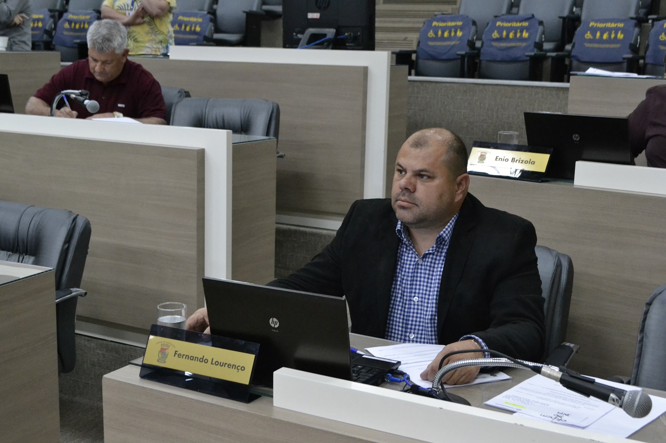 31/10/2019 - Vereador Fernando Lourenço requisita hidrojateamento na rua Emílio Riegel