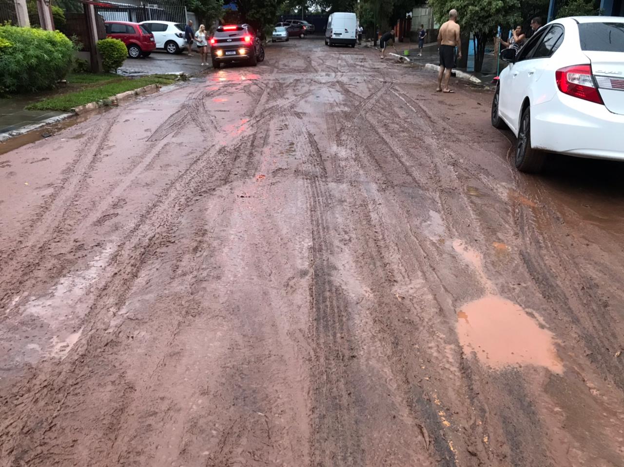 5/03/2021 - Vereador Gustavo Finck visita bairros atingidos pela forte chuva
