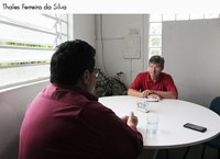 04/04/2017 - Gabinete: Vereador Brizola dá entrevista ao jornal O Viaduto