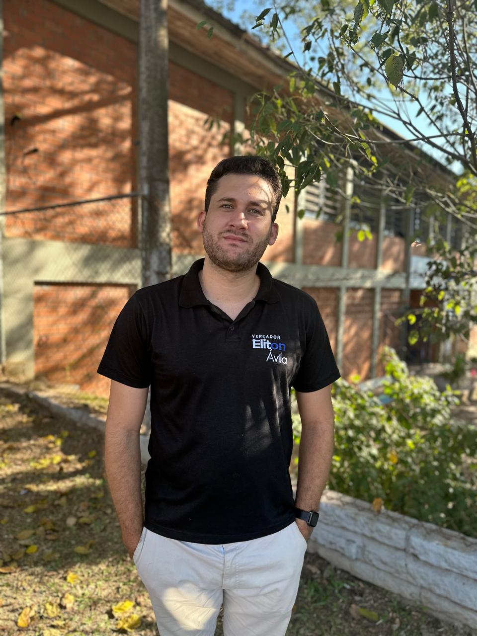 29/04/2025 - Vereador Eliton Ávila visita a Escola Francisca Saile para ouvir demandas