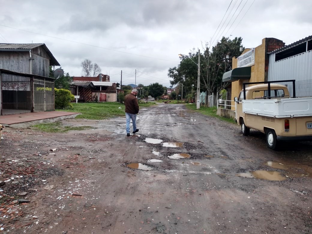 02/07/2020 - Vereador Nor Boeno solicita patrolamento de rua após chuva de terça-feira